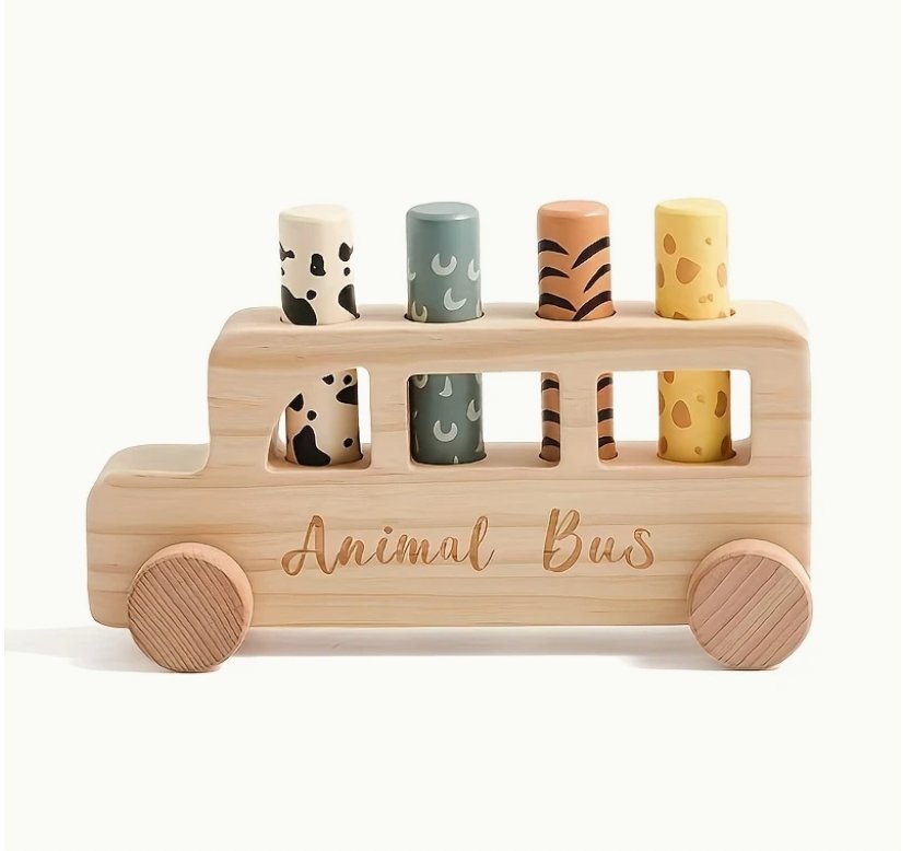 Дерев’яний автобус із паличками